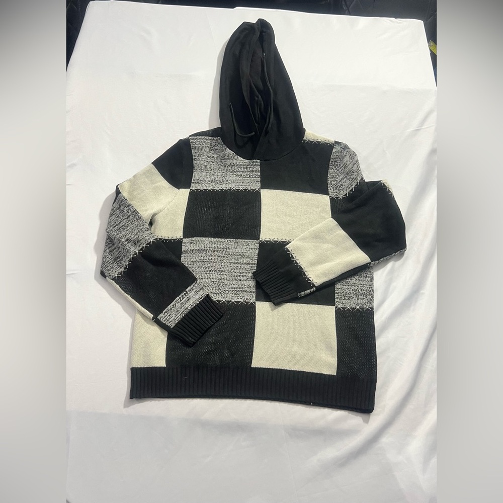 Stylish Black and White Checkered Men's Cardigan